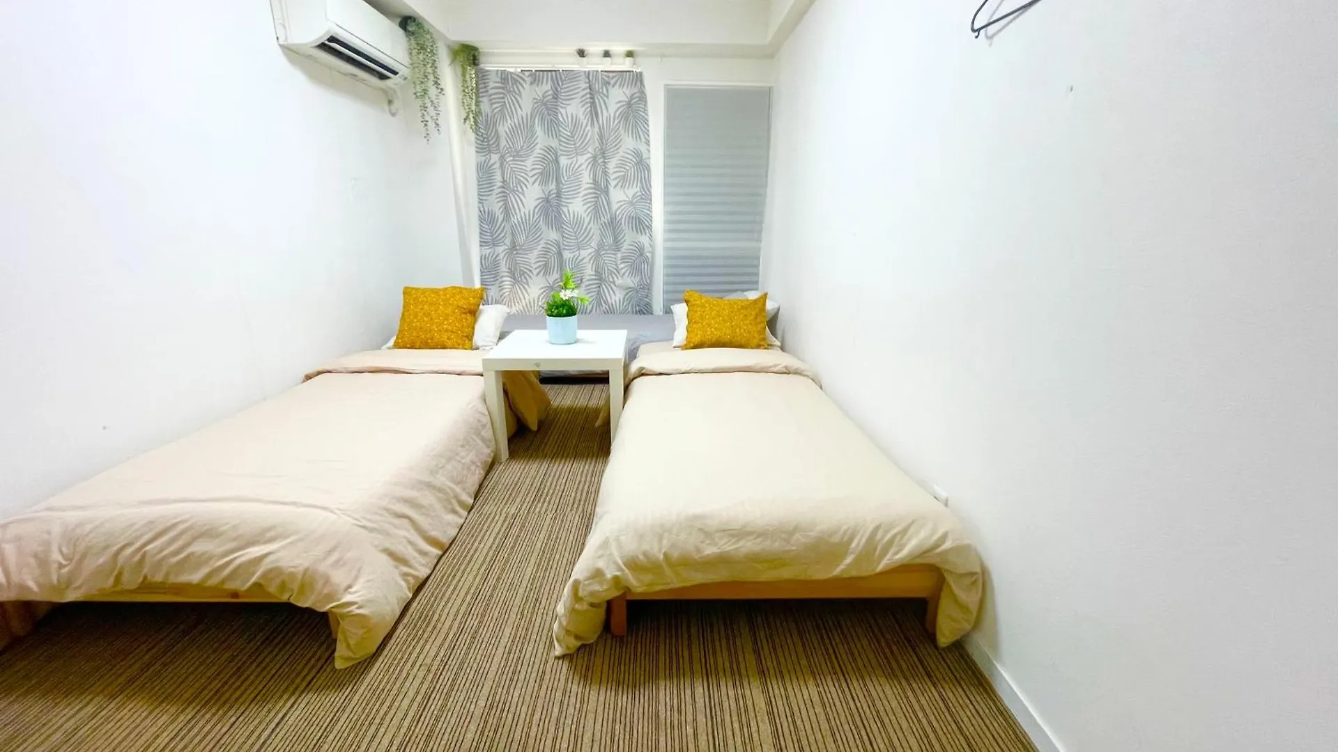 Simply White Guest Room302 Ōsaka Apartment